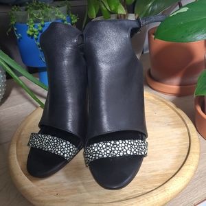 Bcbg generation black heels